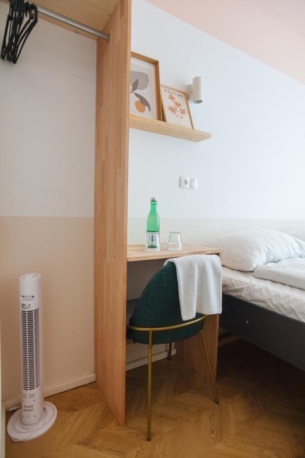 Malfatti Room Oasis With Coworking Space Wina Bagian luar foto